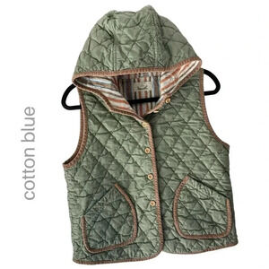 QUILTED COTTON BUTTON FRONT HOODED VEST LIKE NEW | SIZE: SMALL